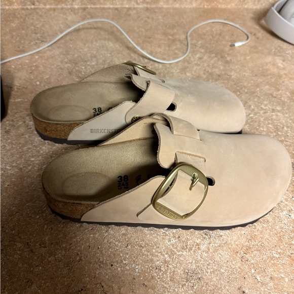 Birkenstock Shoes - Birkenstock Tan Buckle Clogs Size 7